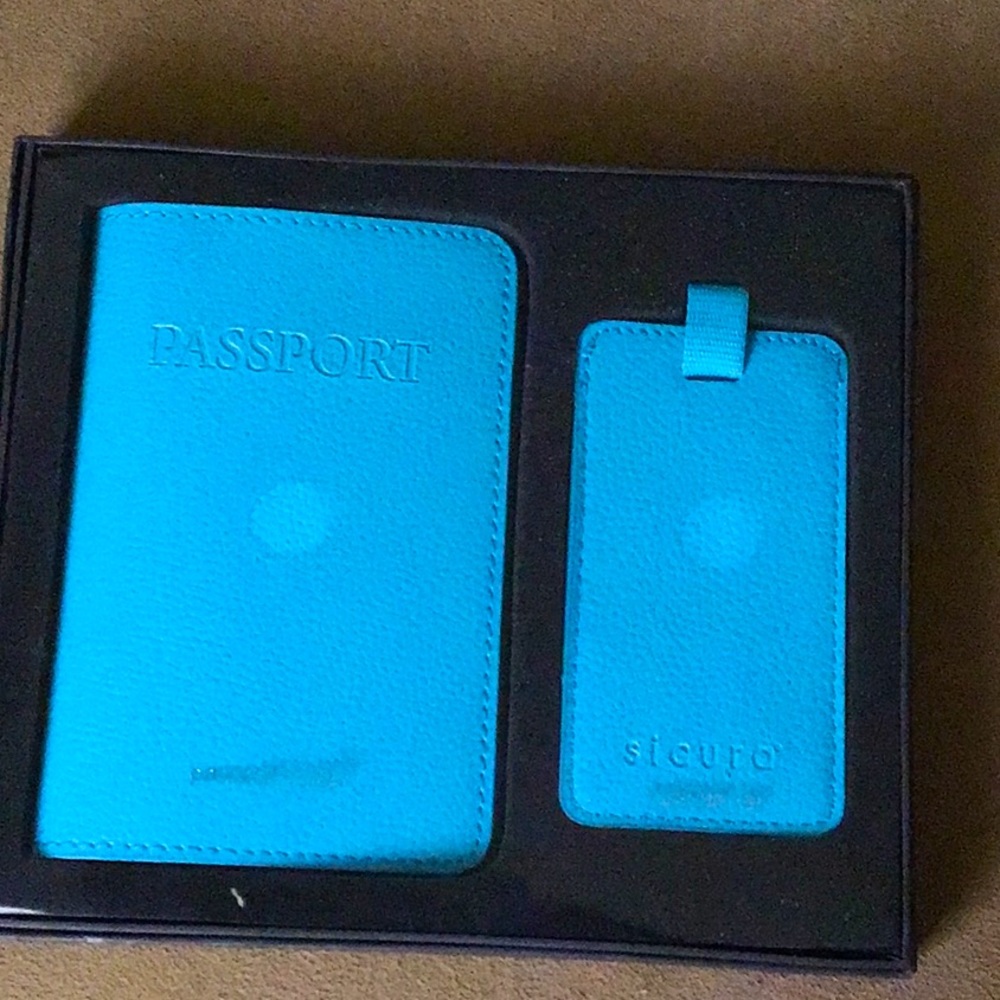 New in box Sicura Passport Holder and Luggage Tag